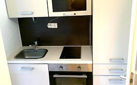 Beautiful Premium Apartment, Near University , Wifi , Free Parking